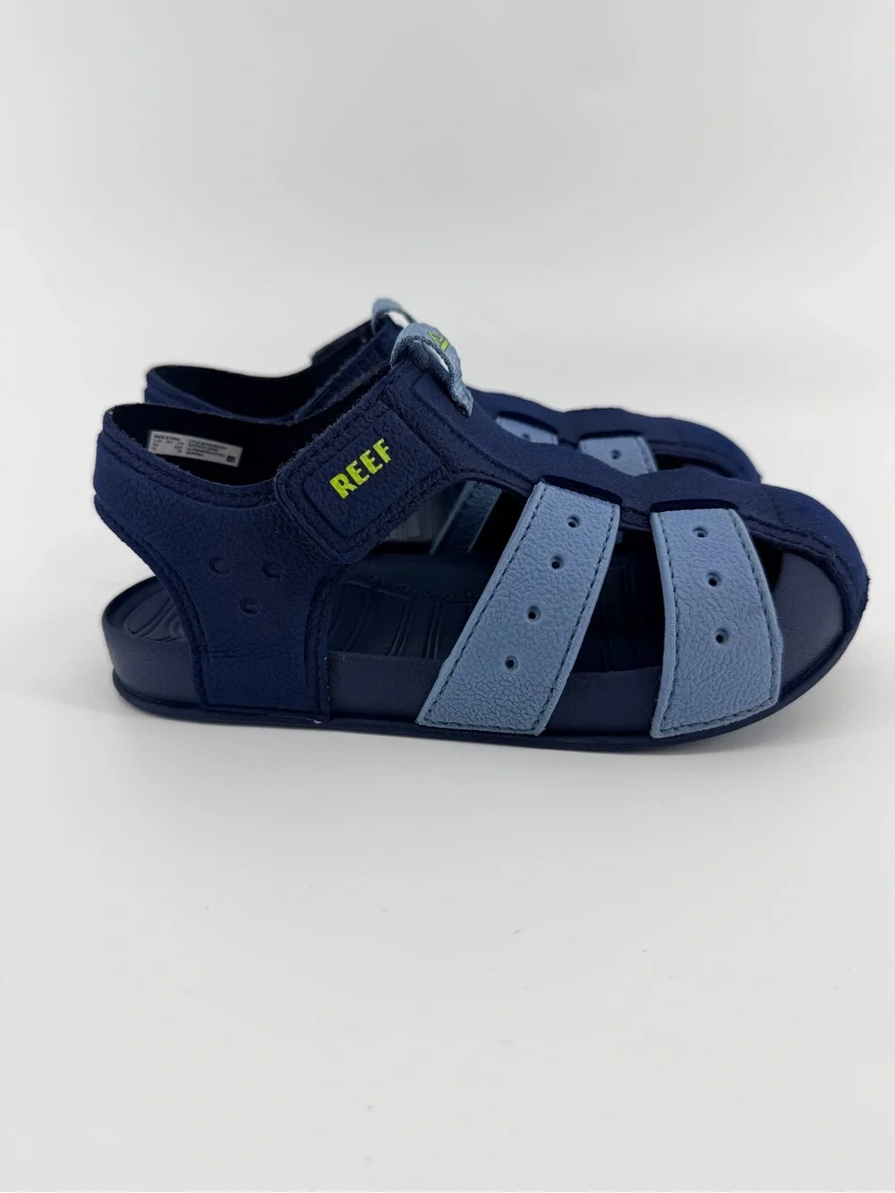 NWOT Reef Kids Navy and Light Blue Water Fisherman Closed-Toe Sport Sandals